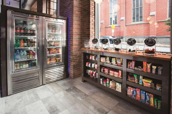 La Quinta Inn & Suites by Wyndham Baltimore Downtown image 17